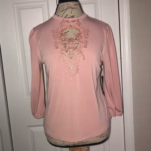 NWT Mauve blouse with lace
